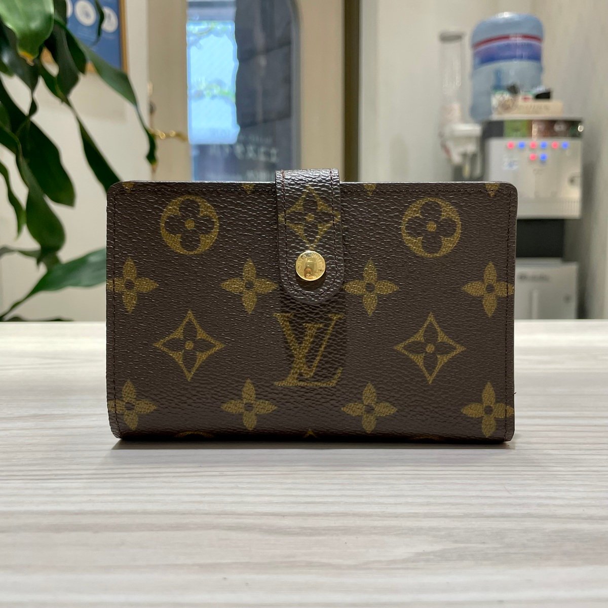 LOUIS VUITTON がま口 二つ折り財布 ポルトフォイユヴィエノワ