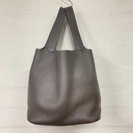 エルメスのカカオブラウンカラーのトゴレザー□O刻印のピコタンロックGMハンドバッグの買取実績です。