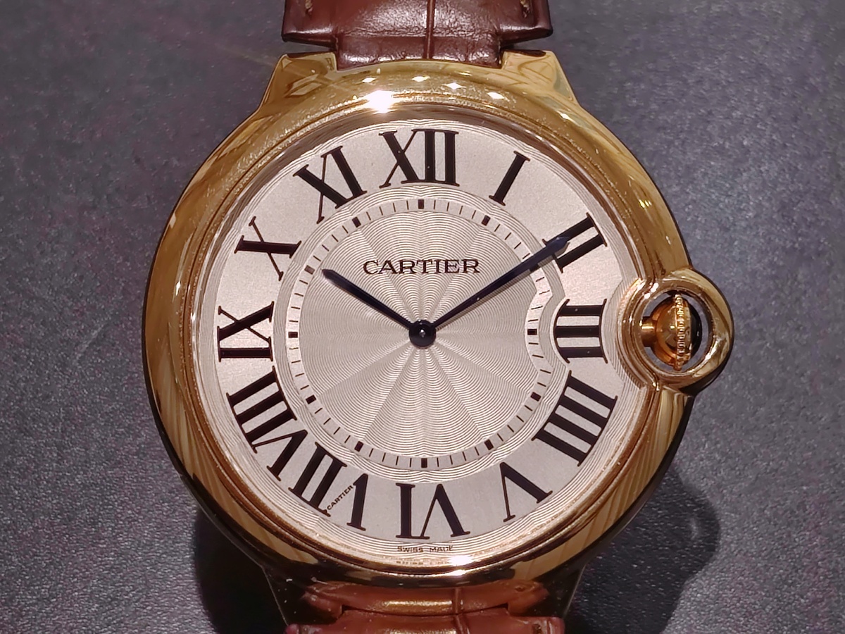 カルティエのW6920054 750YG バロンブルー エクストラフラットXL 腕時計の買取実績です。