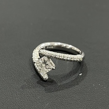 サバース pt900 1.096ct 0.65ct ダイヤ リング 買取実績です。