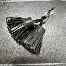 エルメスのブラック カルメン ウノドス キーホルダー/チャームの買取実績です。