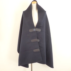 エルメスのカシミヤ100％ ラムレザー ケープの買取実績です。