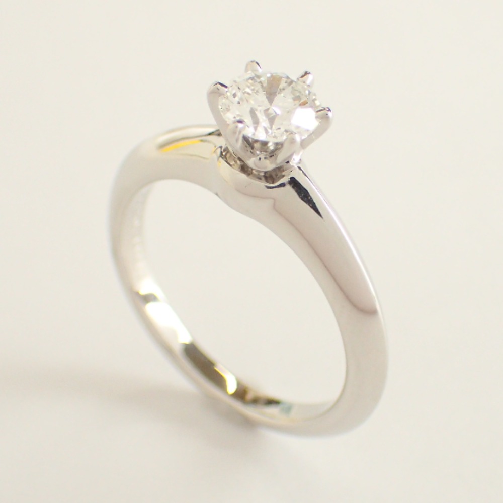 ティファニーのPT950×D0.52CT 1Pダイヤモンド プラチナソリティアリング/指輪の買取実績です。