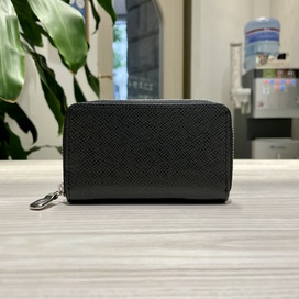 ルイヴィトンの黒 タイガ M30511 2020年製 ジッピーコインパースの買取実績です。