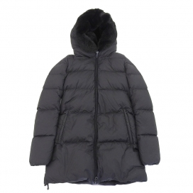 デュベティカのARWEN ファー付フーディダウンコート ブラックの買取実績です。