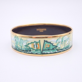 エルメスのB刻印 Sailing Ships エマイユバングルの買取実績です。