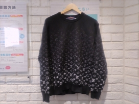 ルイヴィトンの21SS RM211Q USO HKN44W グラディエントモノグラム ニットの買取実績です。