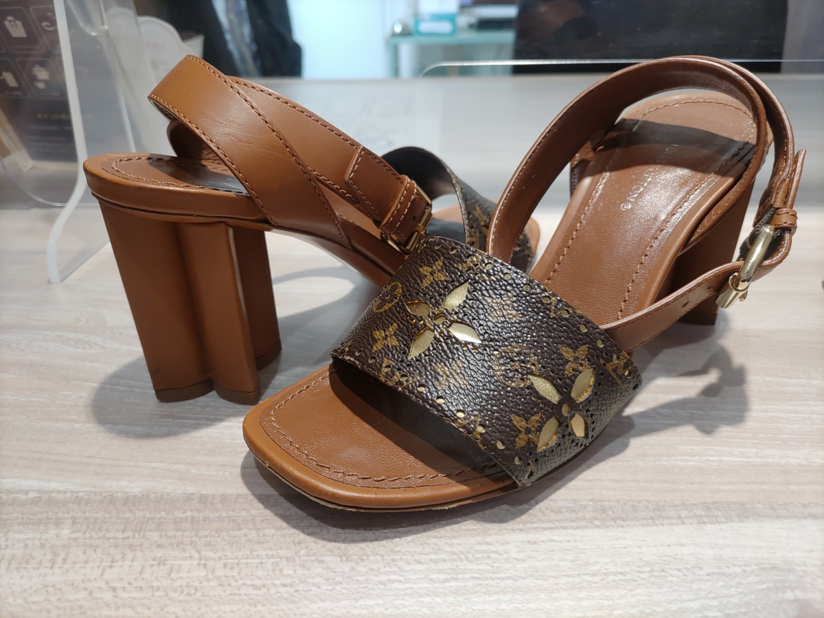 ルイヴィトン　シルエットライン　サンダル　日本限定 ルイ・ヴィトン シルエット・ラインサンダル 日本限定