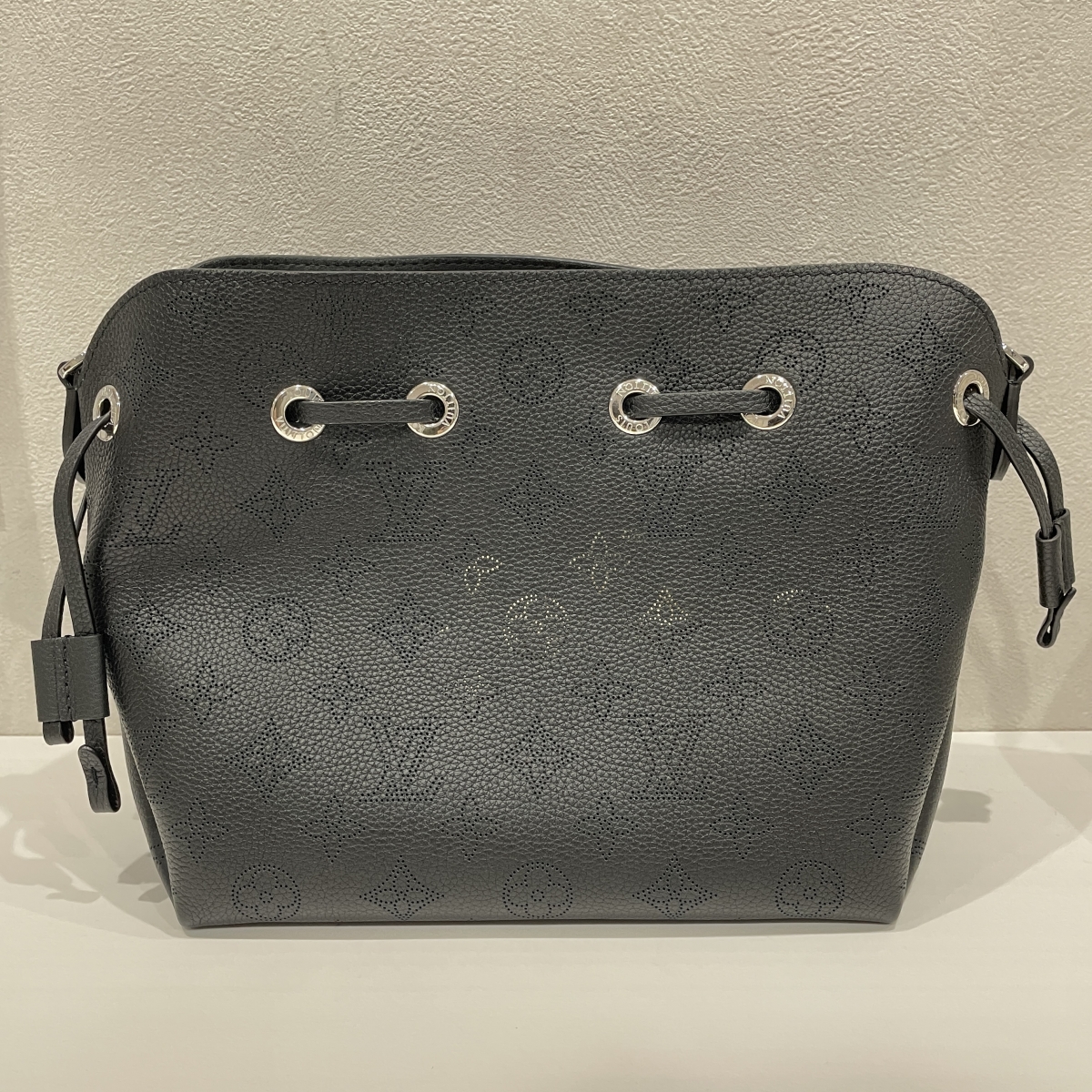 浜松入野店でルイヴィトンの品番N23294、マヒナのベラを買取りました  