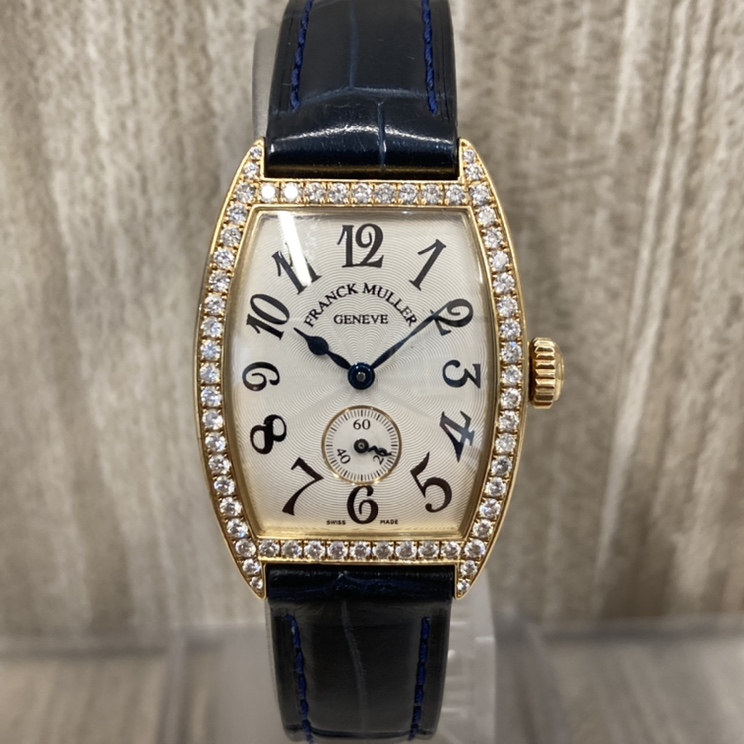 フランクミュラーの750YG ダイヤモンドベゼル 1750 S6 DP トノーカーベックス 手巻き腕時計の買取実績です。