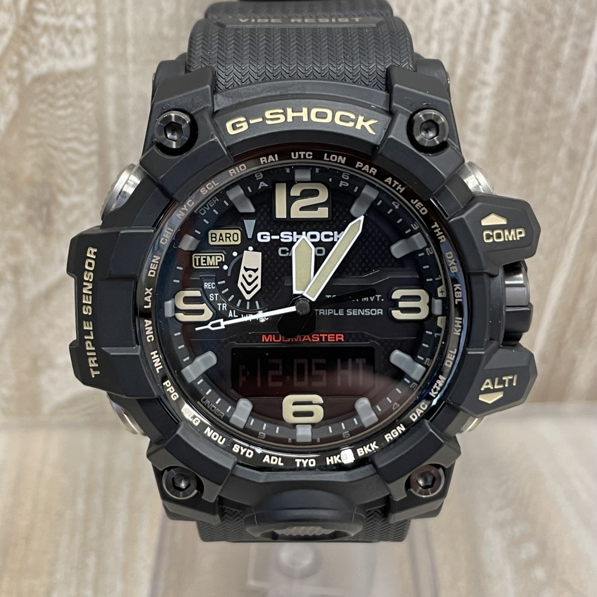 G-SHOCKのブラック GWG-1000-1AJF マスターオブジー マッドマスター ソーラー電波デジアナ腕時計の買取実績です。