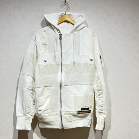 サカイの×ハンク･ウィリス･トーマス 21年秋冬 ホワイト ジップアップナイロンスウィッチパーカーの買取実績です。