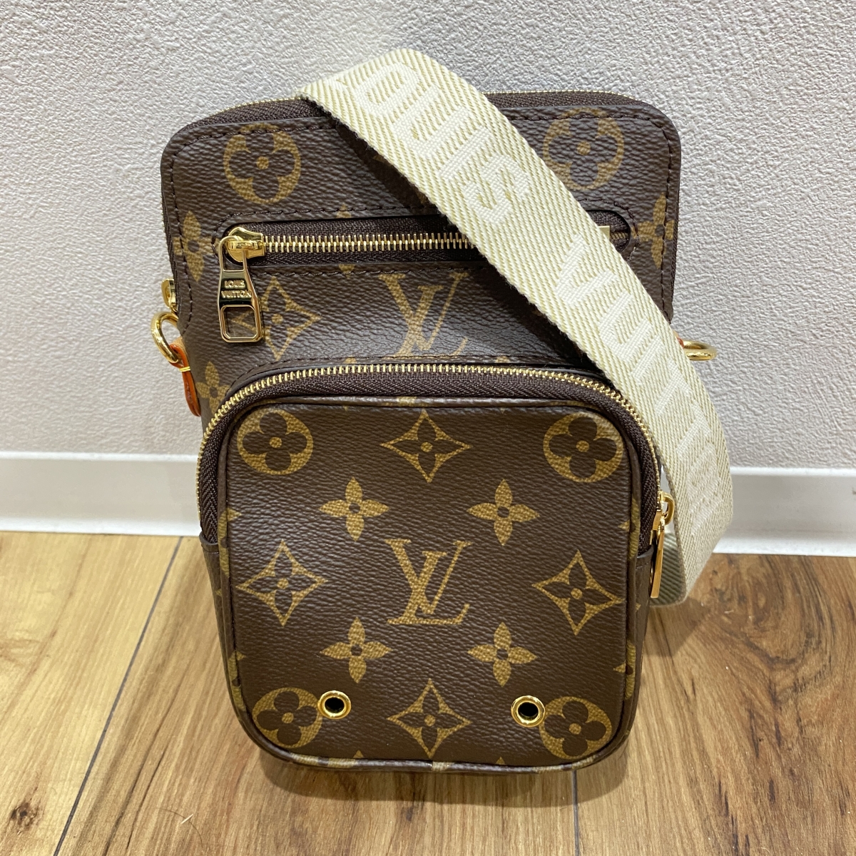 LOUIS VUITTON ルイヴィトン ユーティリティ・クロスボディ M80450  