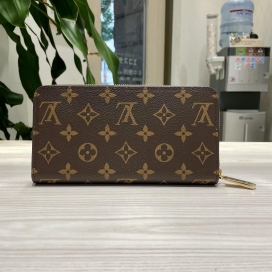 ルイヴィトンのM42616 2022年製 ジッピーウォレットの買取実績です。