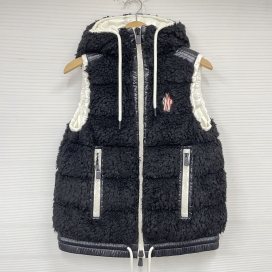 モンクレールのグルノーブル 2021AW ブラック MAGLIA GILET ボア ダウンベストの買取実績です。