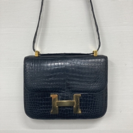 エルメスの○N刻印 クロコダイルポロサスレザー ショルダーバッグ コンスタンス23の買取実績です。