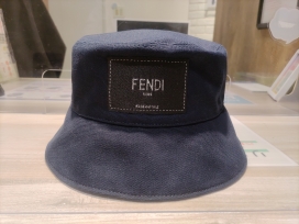 フェンディのFXQ801.AIKH ボックスロゴ バケットハットの買取実績です。