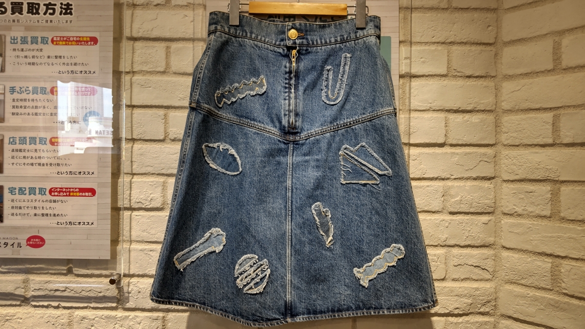 新宿店で、シャネルの19Aモデルのデニムスカート、P61825V47197を買取  