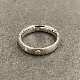 デビアスのK18WG 3Pダイヤモンドリングの買取実績です。