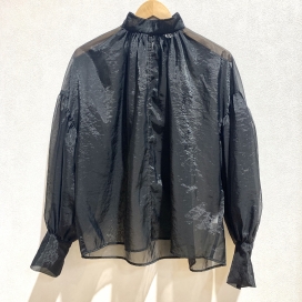 クラネのブラック シアーパフ ブラウスの買取実績です。