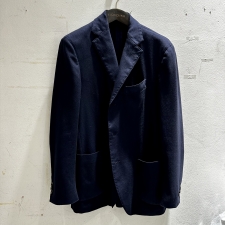 渋谷店で、ラルディーニのカシミヤ100%のテーラードジャケットを買取ました。状態は若干の使用感がある中古品です。