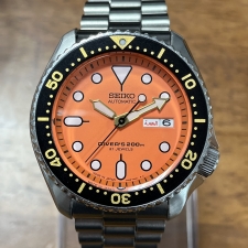 セイコー SKX011J セイコー5 オレンジボーイ 自動巻きダイバーズ時計 買取実績です。