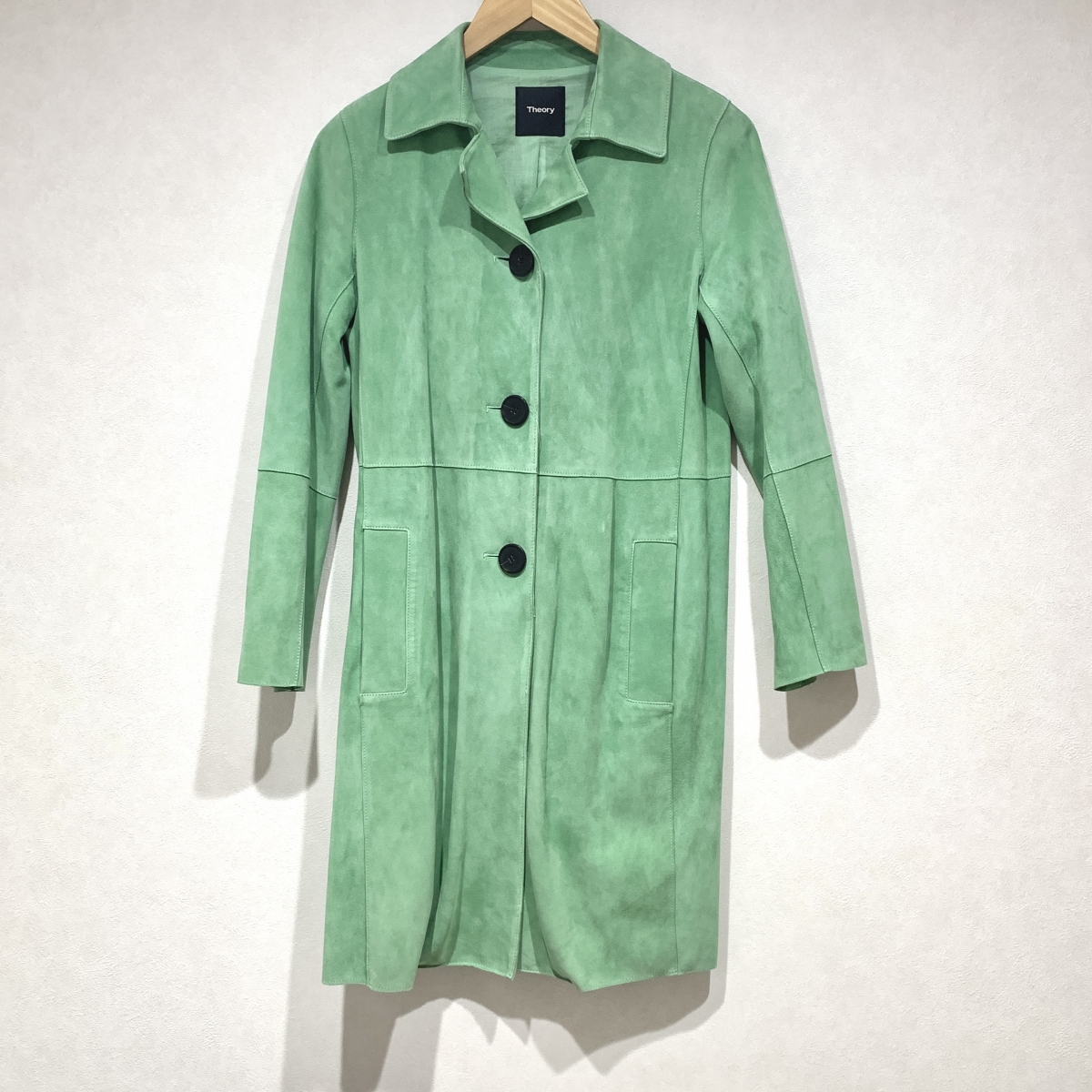 セオリーの18年製 グリーンラムレザー Tidle Piazza Coat 01-8160803の買取実績です。