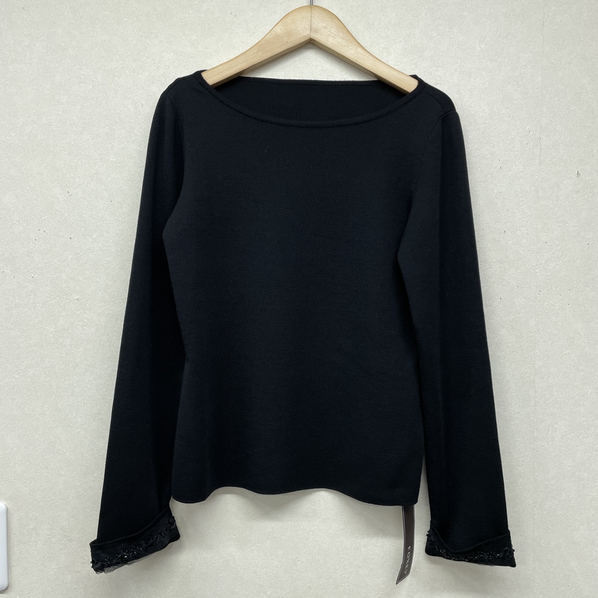 フォクシーの41867 ブラック KNIT TOP JEWEL CUFFSの買取実績です。