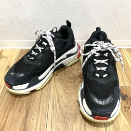 バレンシアガのトリプルS スニーカー 533882の買取実績です。