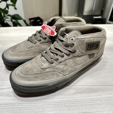 渋谷店でバンズ×WTAPSのOG HALF CAB LX、コラボスニーカーを買取させていただきました。状態は未使用品です。