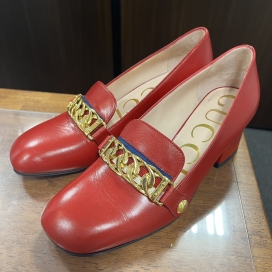 グッチの537539 レッド レザー シルヴィ ミッドヒールパンプス/ローファーの買取実績です。