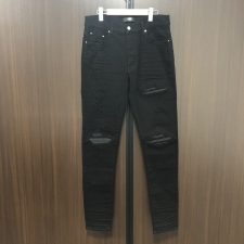 心斎橋店にて、アミリのレザーパネルがデザインされたMX1ダメージスリムジーンズを高価買取いたしました。状態は綺麗な状態のお品物です。