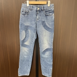 シャネルの2017SS P56047 ブルー ココマークデザイン デニムパンツの買取実績です。