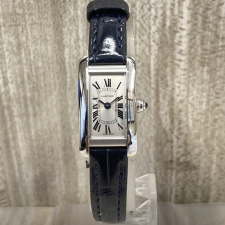 エコスタイル銀座本店で、カルティエのステンレス素材のクオーツ時計のタンクアメリカンミニCRWSTA0032を買取いたしました。状態は若干の使用感がある中古品です。