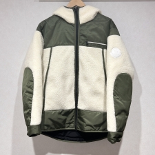 エコスタイル浜松入野店で、モンクレールの21年製のGOUSTANのリバーシブルフーテッドダウンジャケットを買取ました。状態は未使用に近い試着程度の品です。