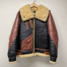 広尾店で、バズリクソンズのラフウェア社製、実名復刻の大戦モデルのB-3ジャケット、BR80569をお買取しました。状態は若干の使用感がある中古品です。