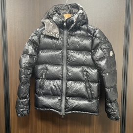 モンクレールの2014‐2015AW ブラック ZIN ダウンジャケットの買取実績です。