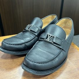 ルイヴィトンの2019年製 ブラック メジャーライン レザー コインローファーの買取実績です。