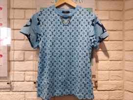 ルイヴィトンの1AA9W2 ブルーシエル ミックスドモノグラム Tシャツの買取実績です。