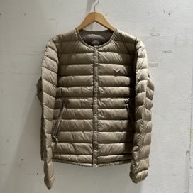 ダントンのサンドベージュ DNB222L101-0001 インナーダウンクルーネックジャケットの買取実績です。