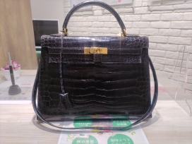 エルメスの□C刻印 クロコダイルポロサス ゴールド金具 ケリー32の買取実績です。