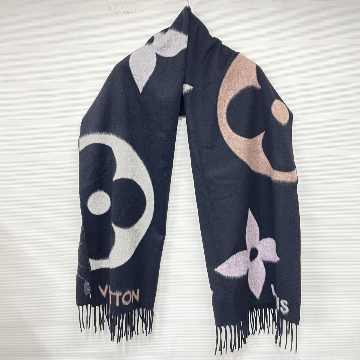 【美品】 Louis Vuitton モノグラム マフラー カシミヤ ネイビー 美品】 Louis Vuitton モノグラム マフラー カシミヤ ネイビー