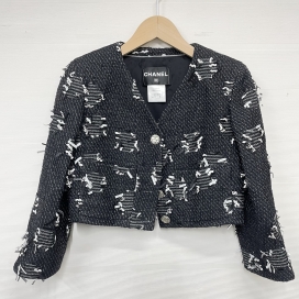 シャネルの2015SS ブラック P51388V32324 リボンツイード クロップド丈 ノーカラージャケットの買取実績です。