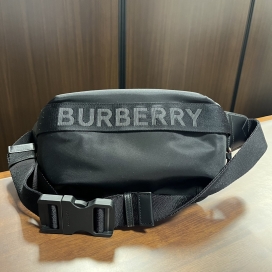 バーバリーのブラック MD SONNY NB0 ボディバッグ/ベルトバッグの買取実績です。