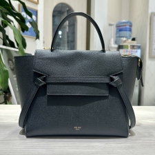 セリーヌ ブラック グレインカーフスキン ベルトバッグ ナノ 買取実績です。