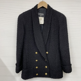 シャネルのブラック ウール・モヘア ココマーク釦 ヴィンテージ ダブルブレストジャケットの買取実績です。