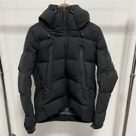 水沢ダウン(デサント)のDIA3770U ALLTERRAIN・オルテライン MOUNTAINEER・マウンテニアダウンジャケット ブラックの買取実績です。