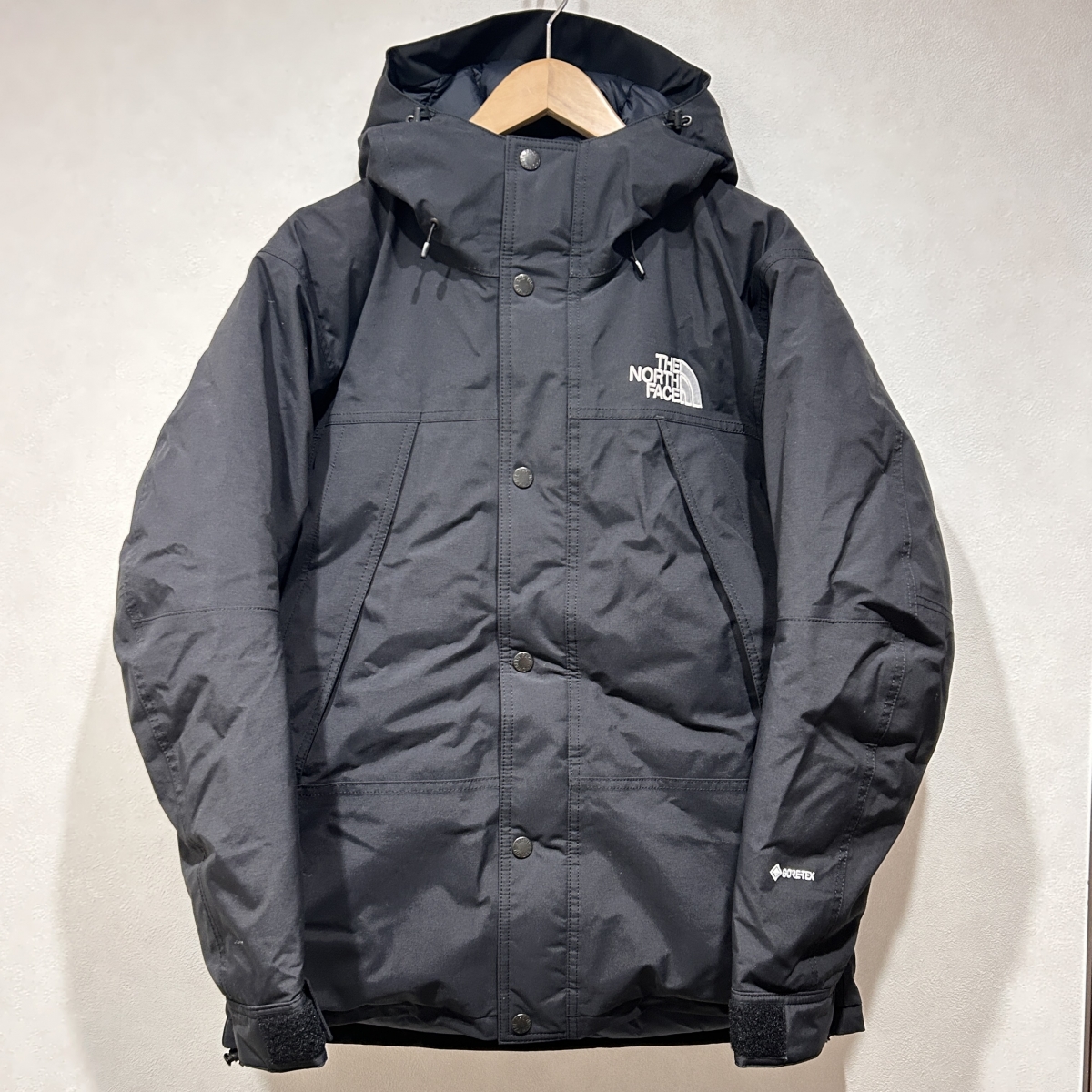 浜松入野店で、ノースフェイスのブラックのマウンテンダウンジャケット