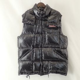 モンクレールのフラグメントデザインコラボ GENIUS ANCHETA GILET ダウンベストの買取実績です。