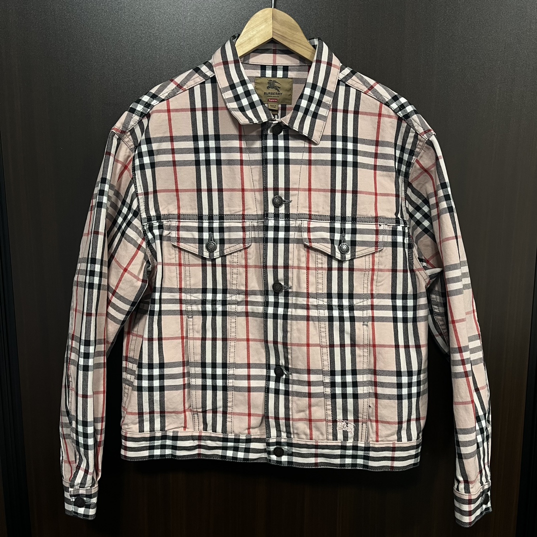 シュプリームの×Burberry 2022SS ピンク Denim Trucker Jacket/デニムトラッカージャケットの買取実績です。